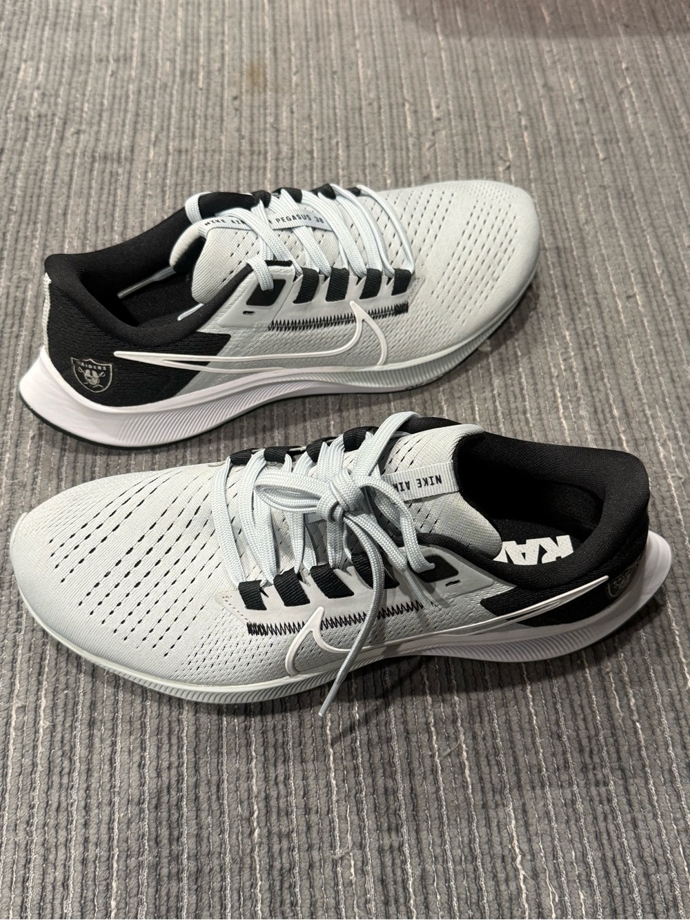 Nike Las Vegas Raiders Pegasus 39 running shoes sz 8.5